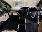Toyota NOAH HYBRID 